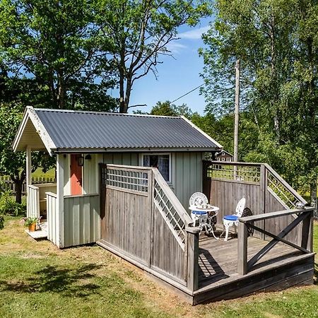 Two Small Guest Houses By Lake Rent Out As One Hjo Εξωτερικό φωτογραφία