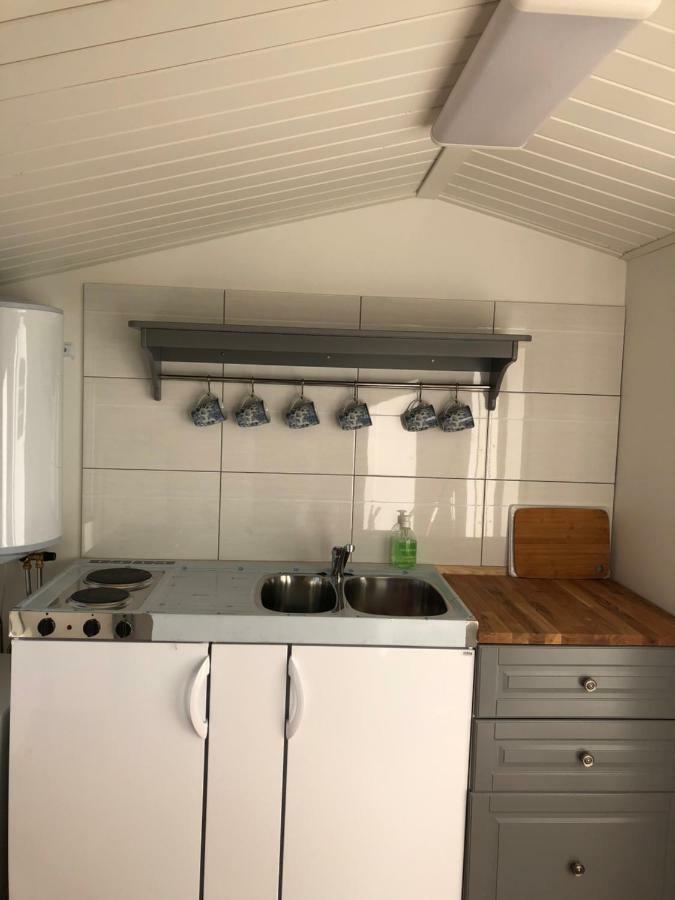 Two Small Guest Houses By Lake Rent Out As One Hjo Εξωτερικό φωτογραφία